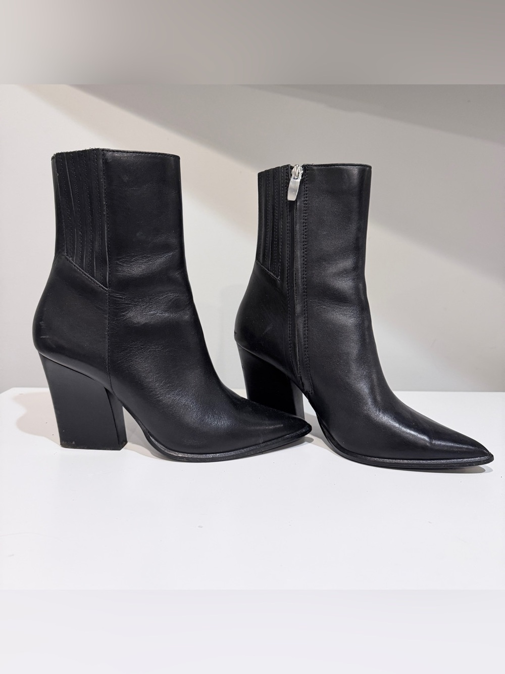 Steve Madden Pointed Toe Black Leather Work Western Coachella Ankle Bootie Sz 8